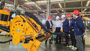 13 мая генеральный директор компании Montabert, Франция, и его делегация посетили компанию Kaishan Heavy Industry.